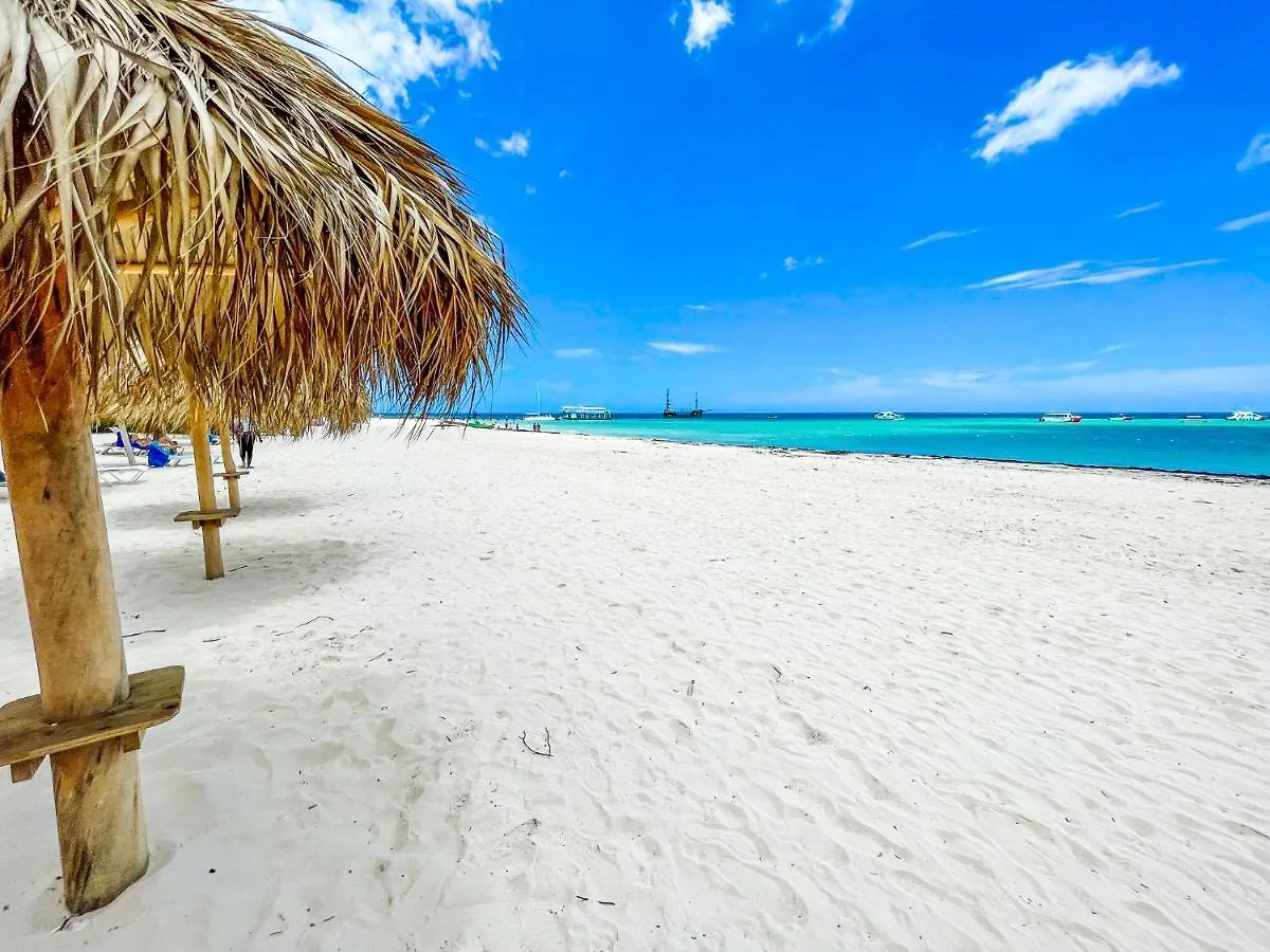 Deluxe Condo Oceanfront Sea View Apartment Wifi Bbq Beach Club & Spa location